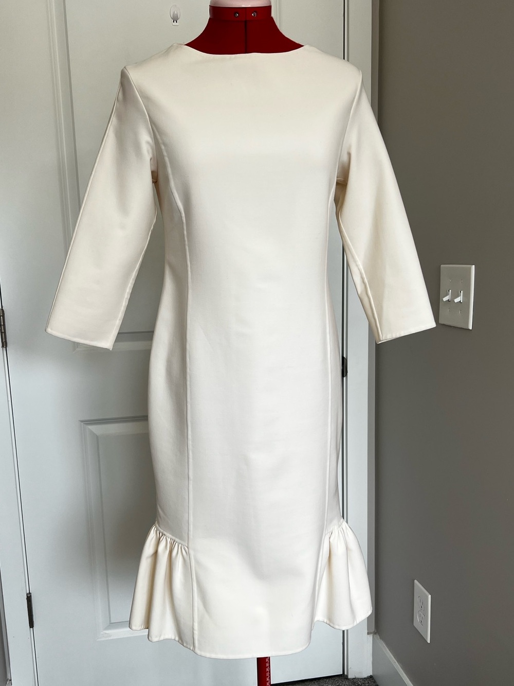 Oscar de la Renta Cream Long-Sleeve Midi Dress with Ruffle Hem - Picture 2 of 14